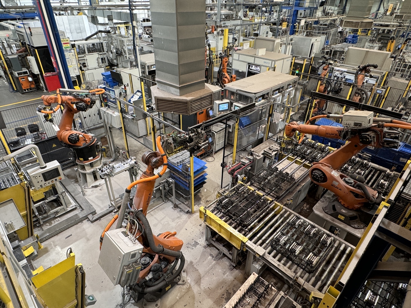 Cel·la robotitzada de fabricació d'evaporadors 3